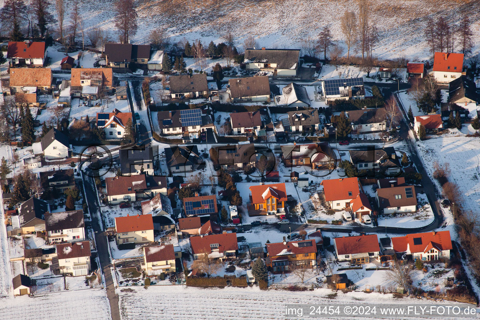 En hiver à le quartier Klingen in Heuchelheim-Klingen dans le département Rhénanie-Palatinat, Allemagne hors des airs