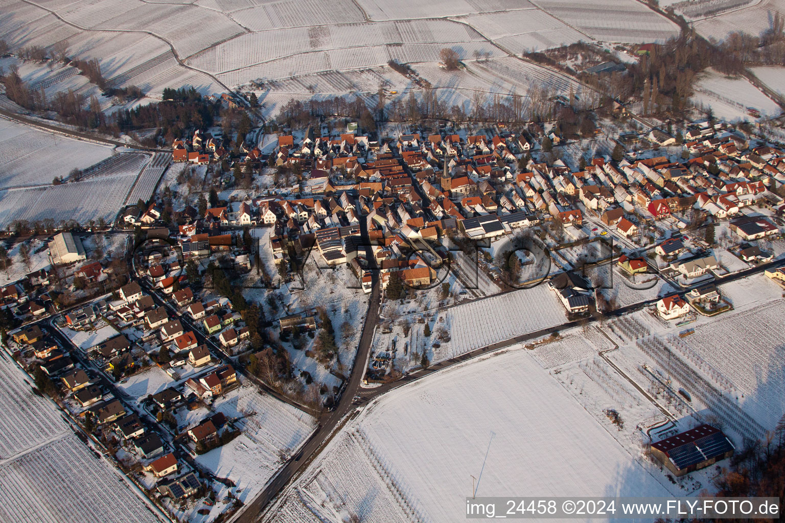 Photographie aérienne de En hiver à le quartier Heuchelheim in Heuchelheim-Klingen dans le département Rhénanie-Palatinat, Allemagne