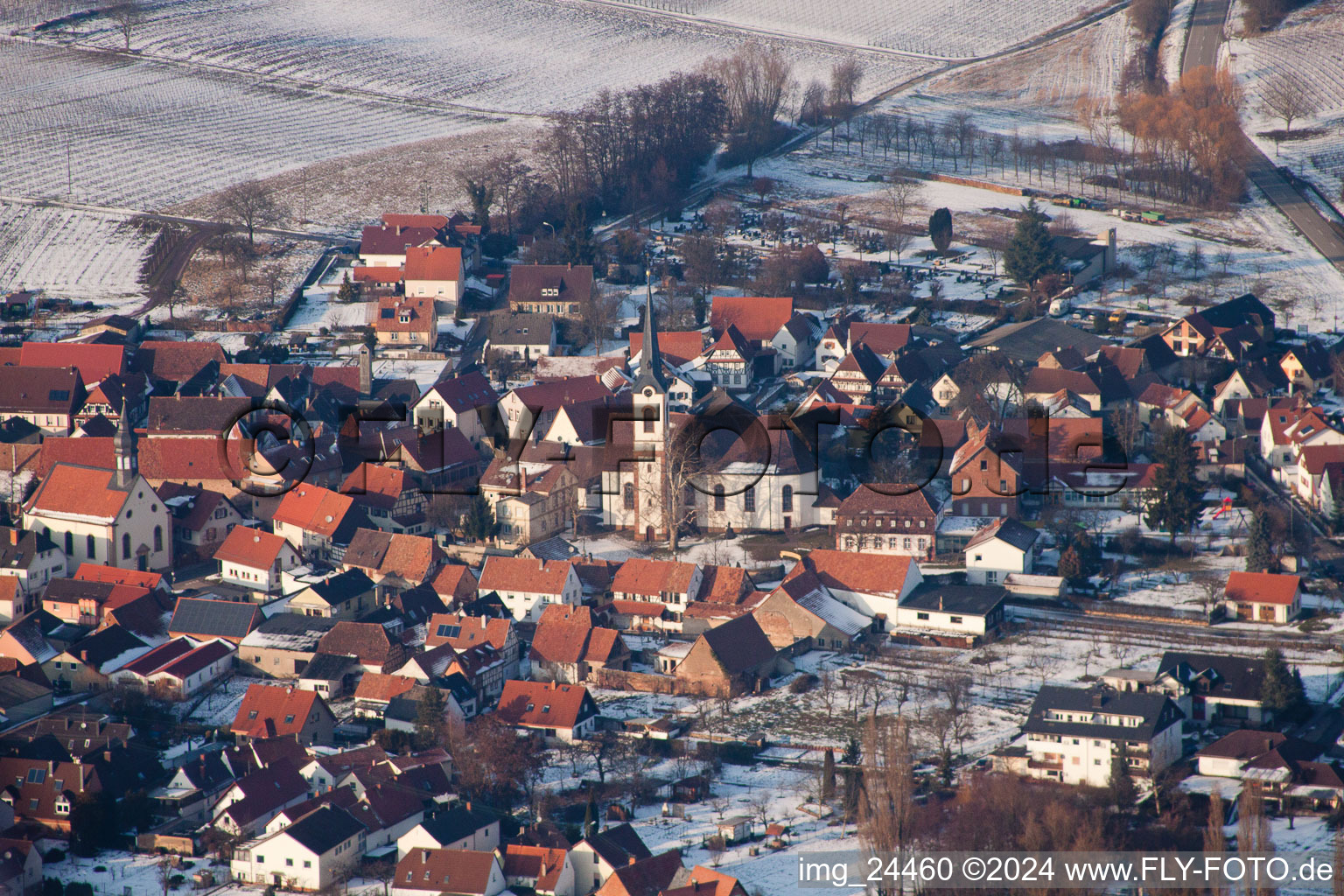 Göcklingen dans le département Rhénanie-Palatinat, Allemagne d'un drone