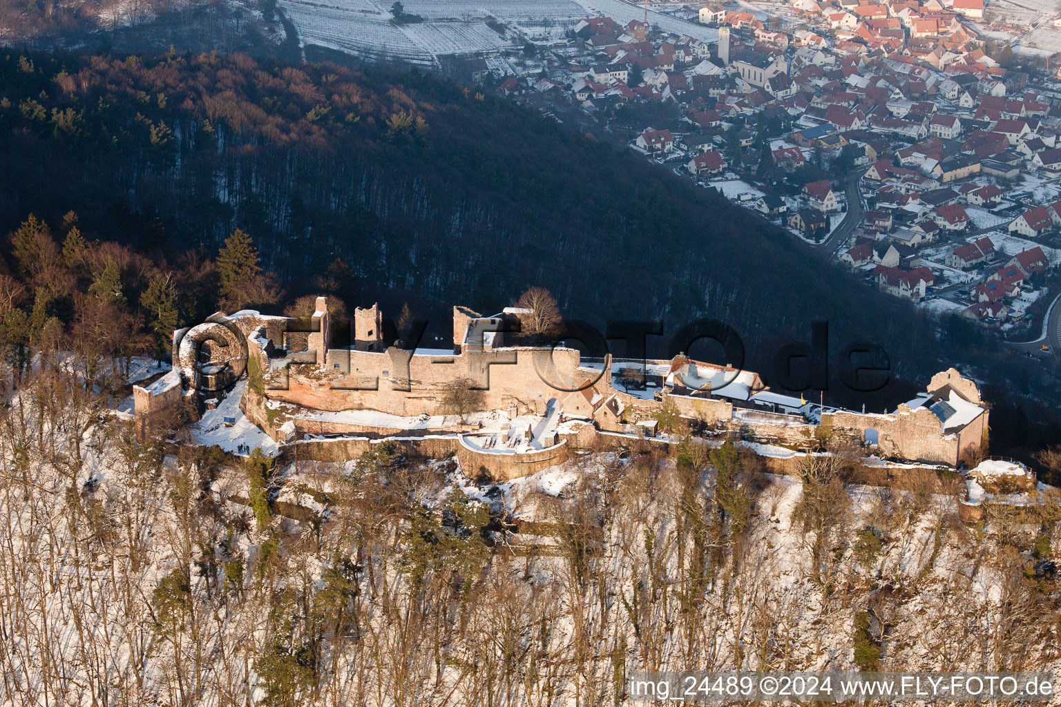 Madenbourg à Eschbach dans le département Rhénanie-Palatinat, Allemagne vue du ciel