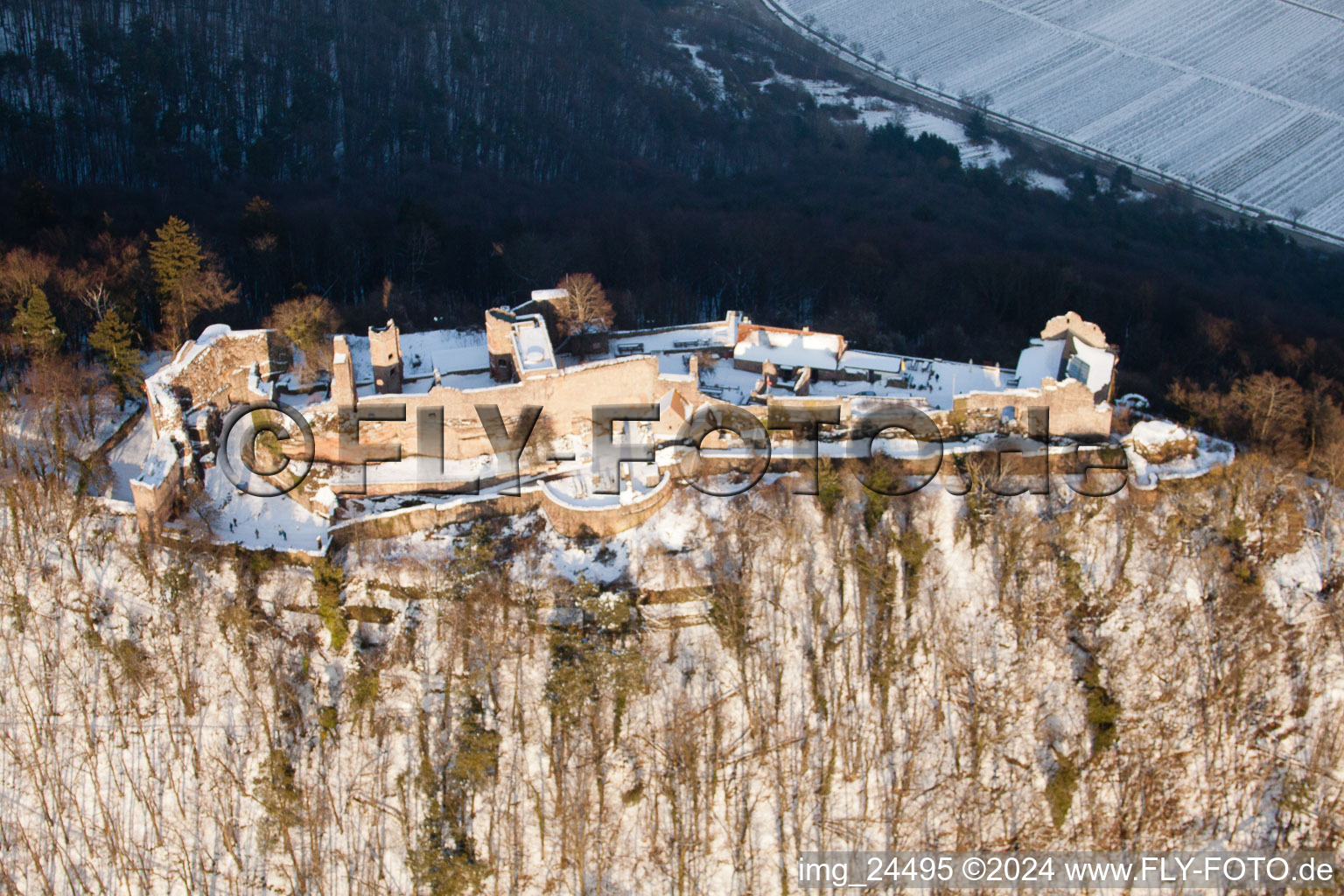 Madenbourg à Eschbach dans le département Rhénanie-Palatinat, Allemagne d'un drone