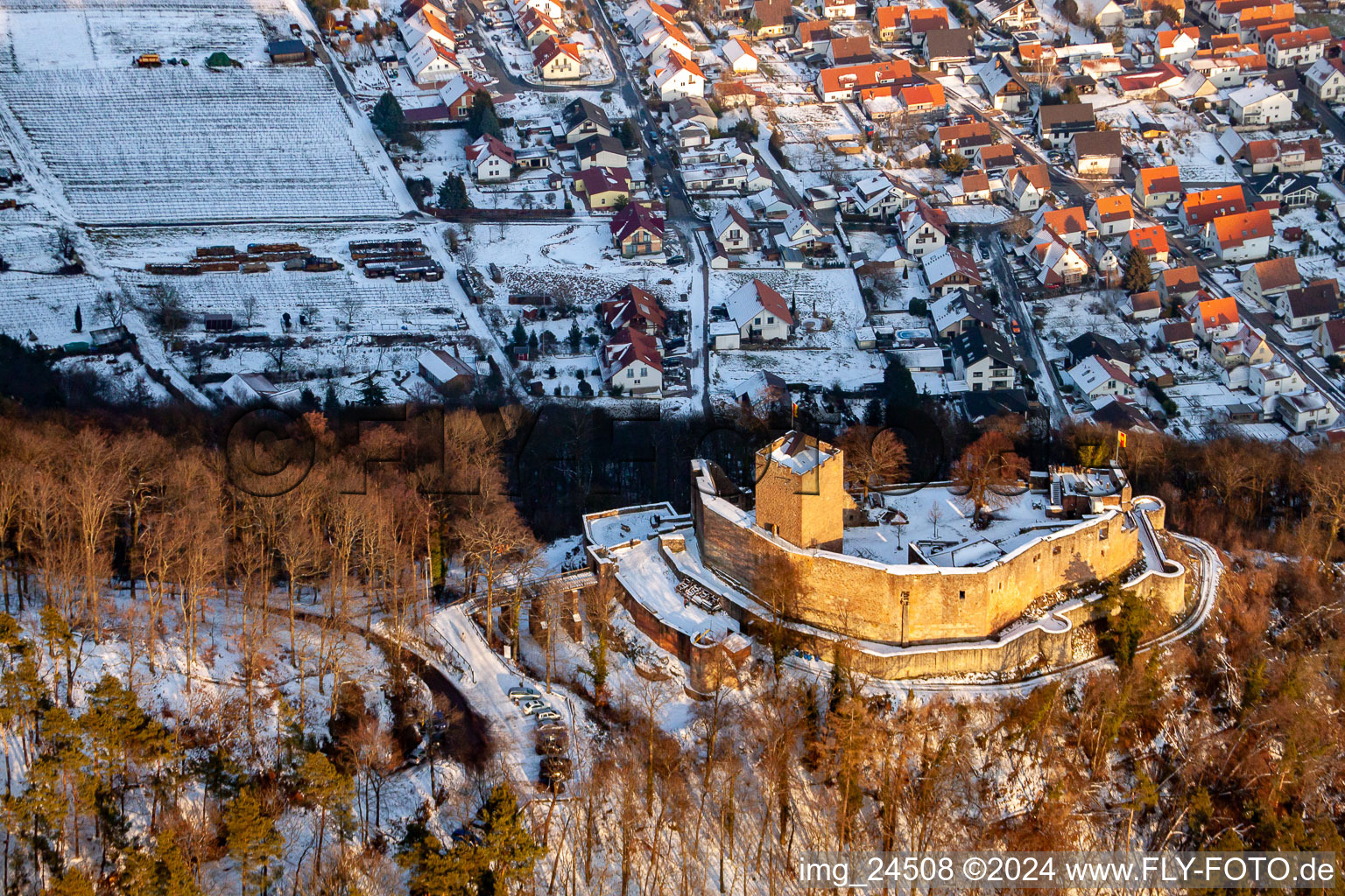 Enregistrement par drone de Ruines de Landeck à Klingenmünster dans le département Rhénanie-Palatinat, Allemagne