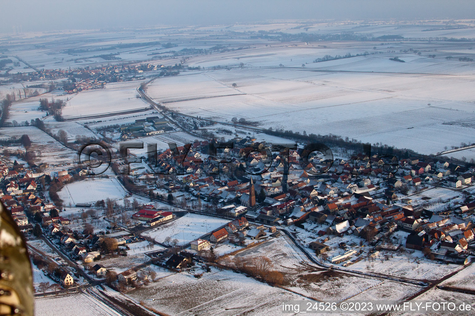 Vue aérienne de En hiver à le quartier Drusweiler in Kapellen-Drusweiler dans le département Rhénanie-Palatinat, Allemagne