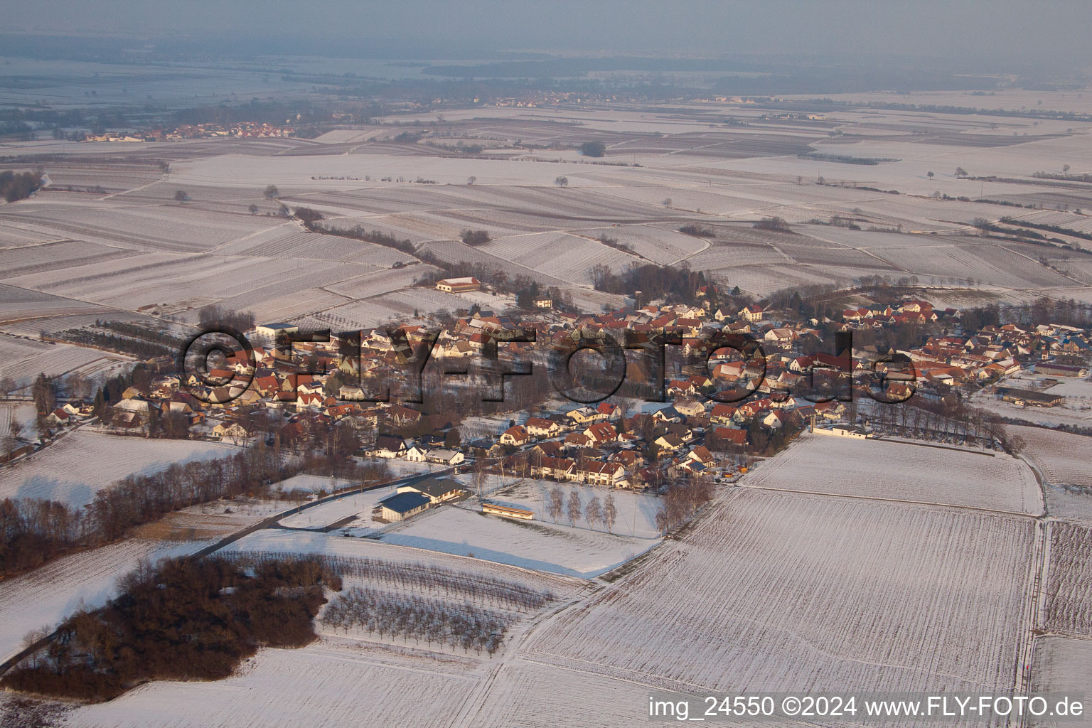 Vue d'oiseau de Dierbach dans le département Rhénanie-Palatinat, Allemagne