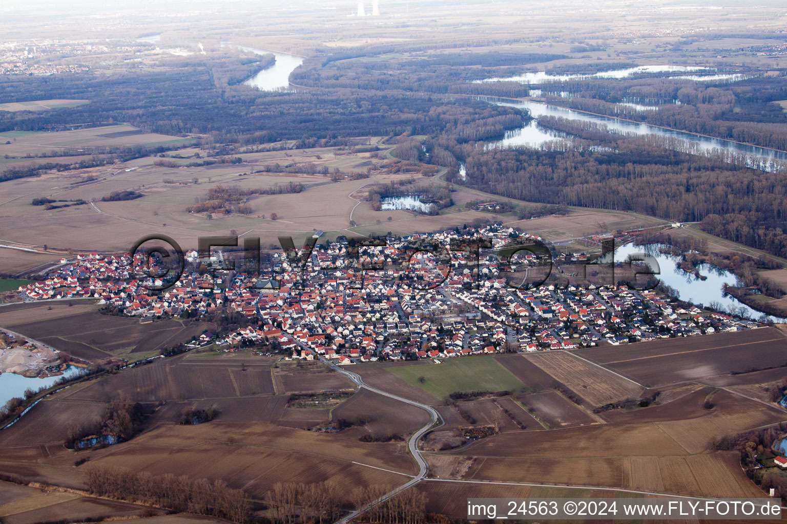 Vue aérienne de Du sud-ouest à Leimersheim dans le département Rhénanie-Palatinat, Allemagne