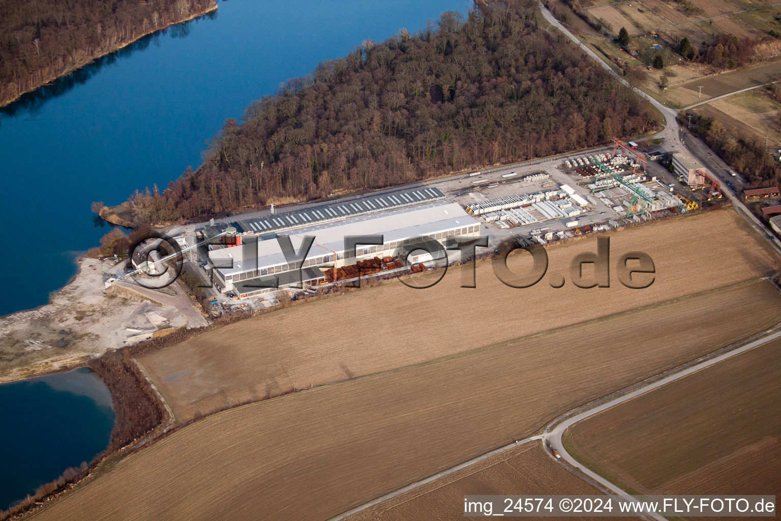 Vue aérienne de Zone commerciale de Snakelach à Linkenheim-Hochstetten dans le département Bade-Wurtemberg, Allemagne