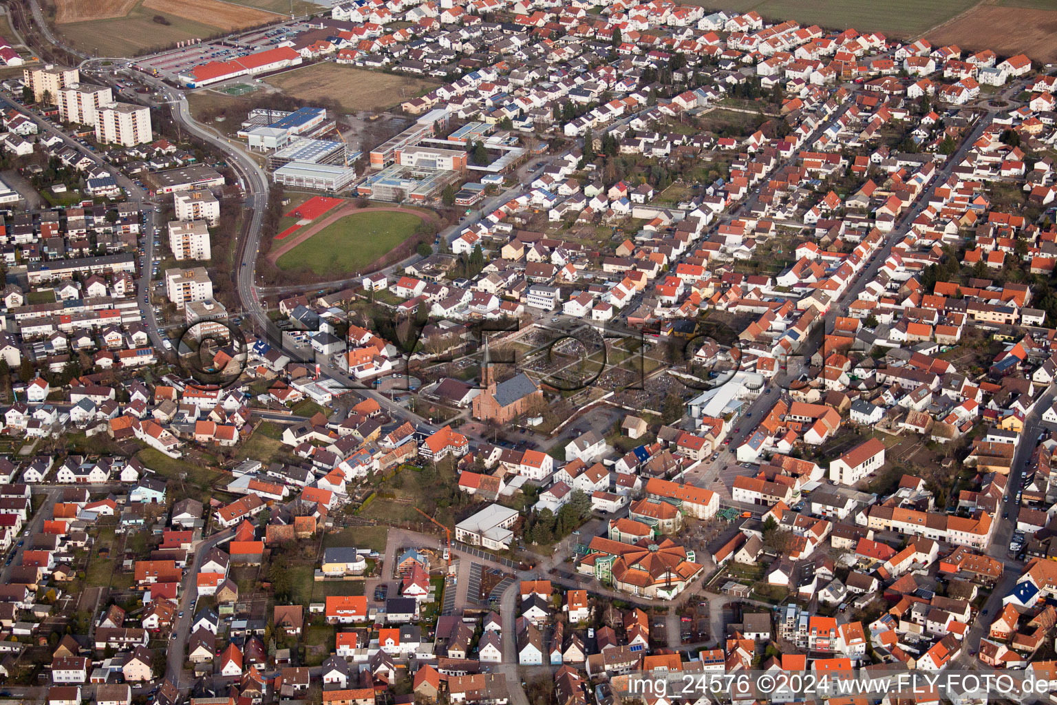 Vue aérienne de Étangs de carrière à le quartier Linkenheim in Linkenheim-Hochstetten dans le département Bade-Wurtemberg, Allemagne