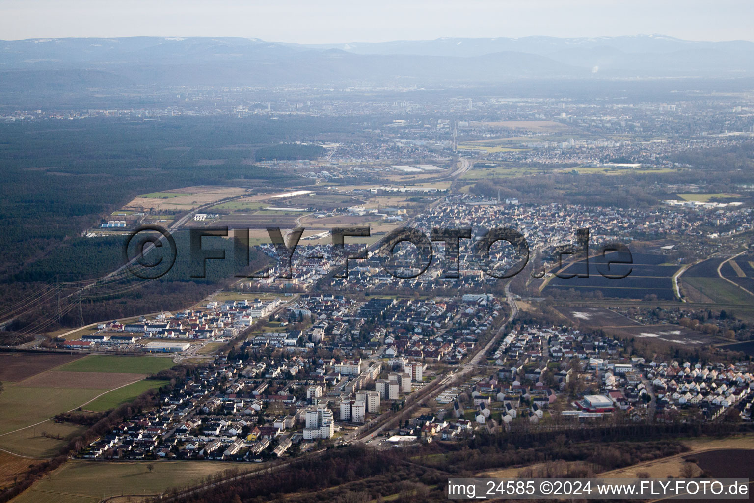 Vue aérienne de Du nord à le quartier Eggenstein in Eggenstein-Leopoldshafen dans le département Bade-Wurtemberg, Allemagne