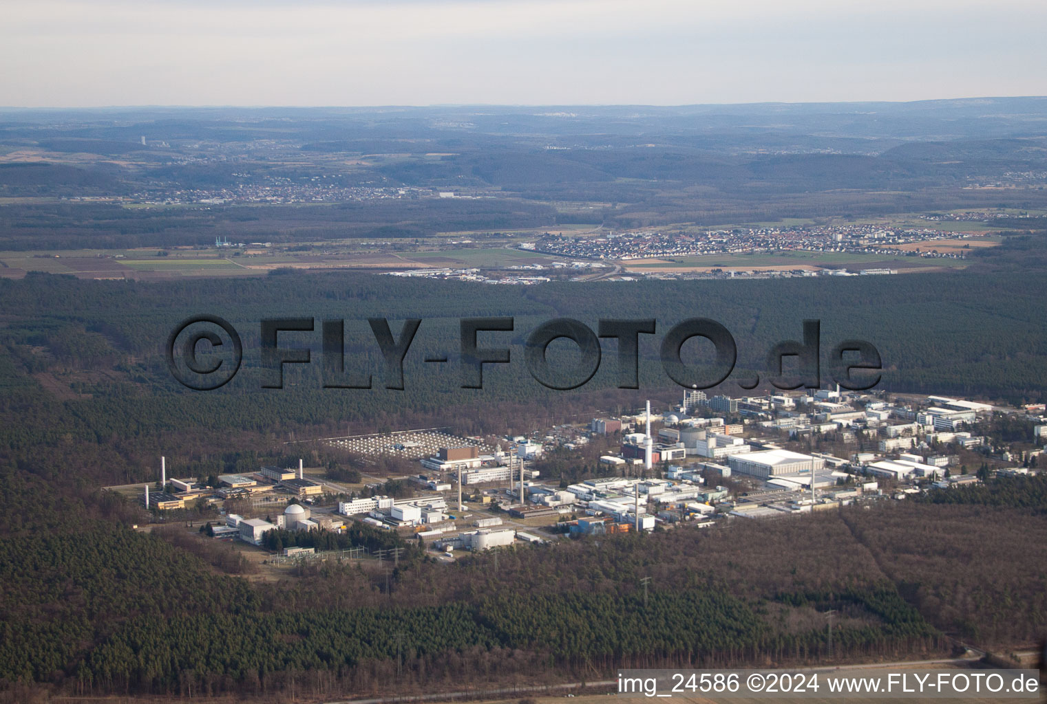 Vue aérienne de Centre de recherche KIT à le quartier Leopoldshafen in Eggenstein-Leopoldshafen dans le département Bade-Wurtemberg, Allemagne