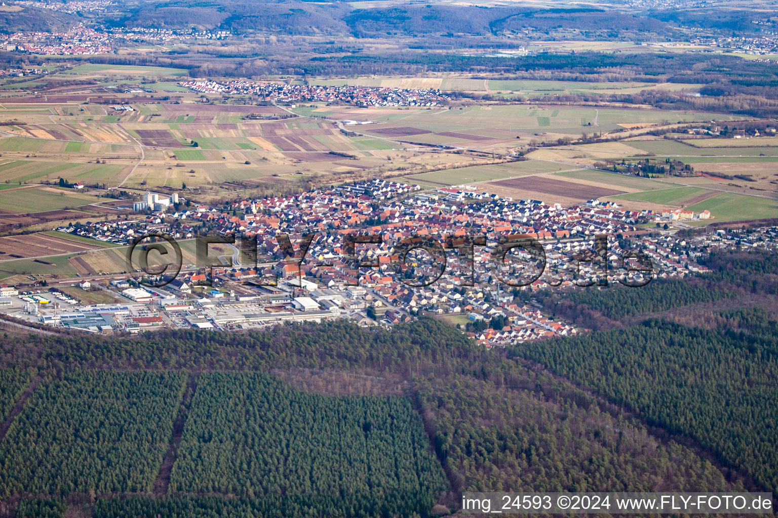 Quartier Friedrichstal in Stutensee dans le département Bade-Wurtemberg, Allemagne depuis l'avion