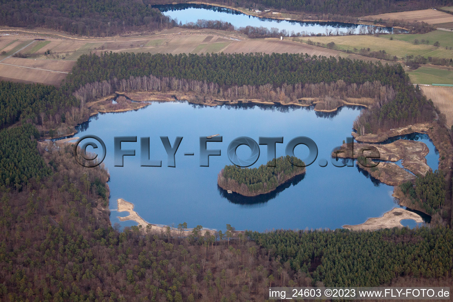 Vue aérienne de Neuthard, réserve naturelle de Kohl Plattenschlag à le quartier Graben in Graben-Neudorf dans le département Bade-Wurtemberg, Allemagne