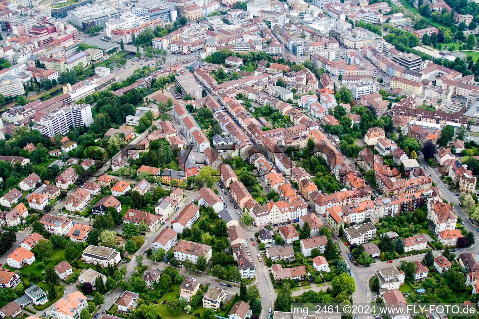 Pforzheim dans le département Bade-Wurtemberg, Allemagne depuis l'avion