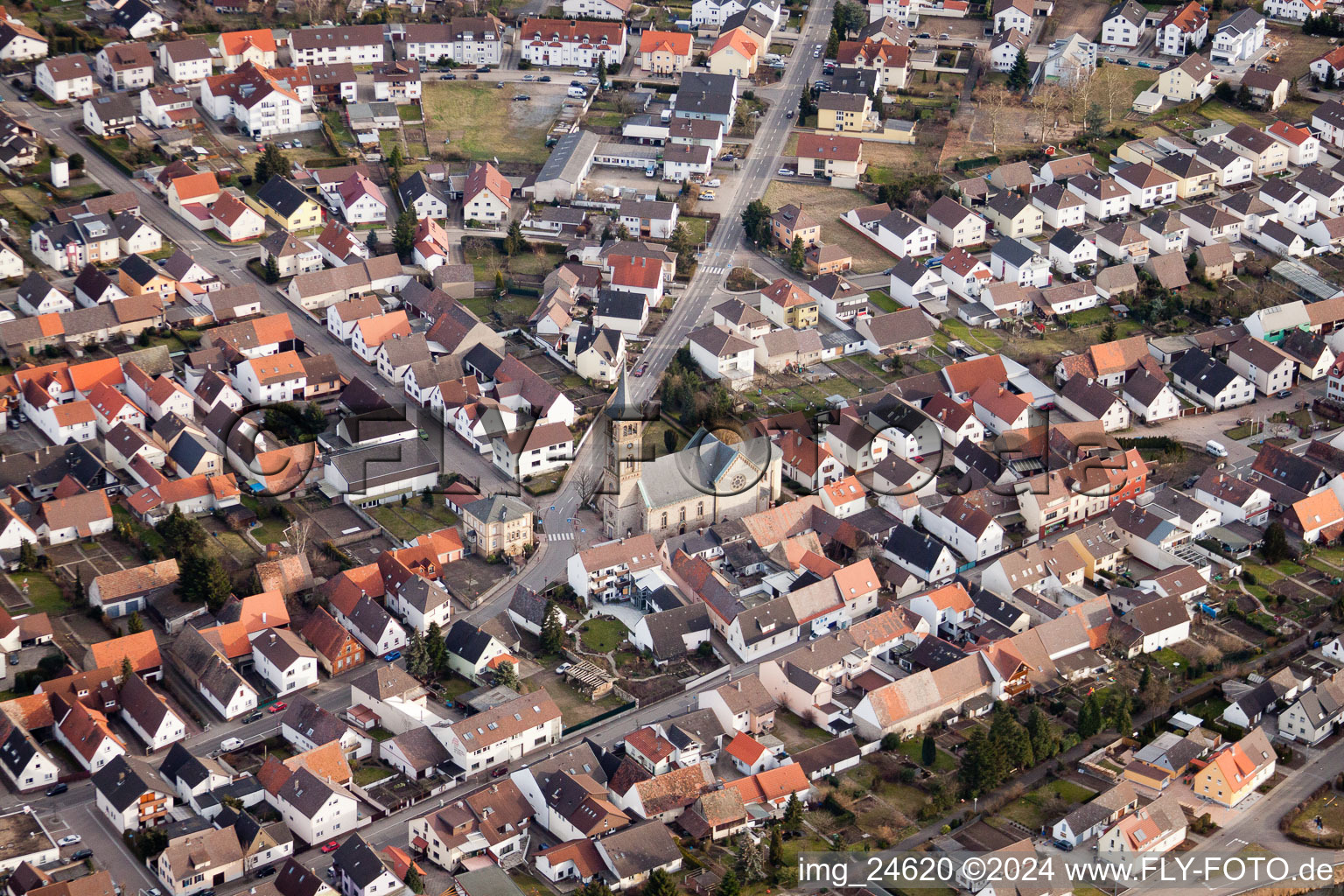 Vue aérienne de Saint-Jacques à le quartier Neuthard in Karlsdorf-Neuthard dans le département Bade-Wurtemberg, Allemagne