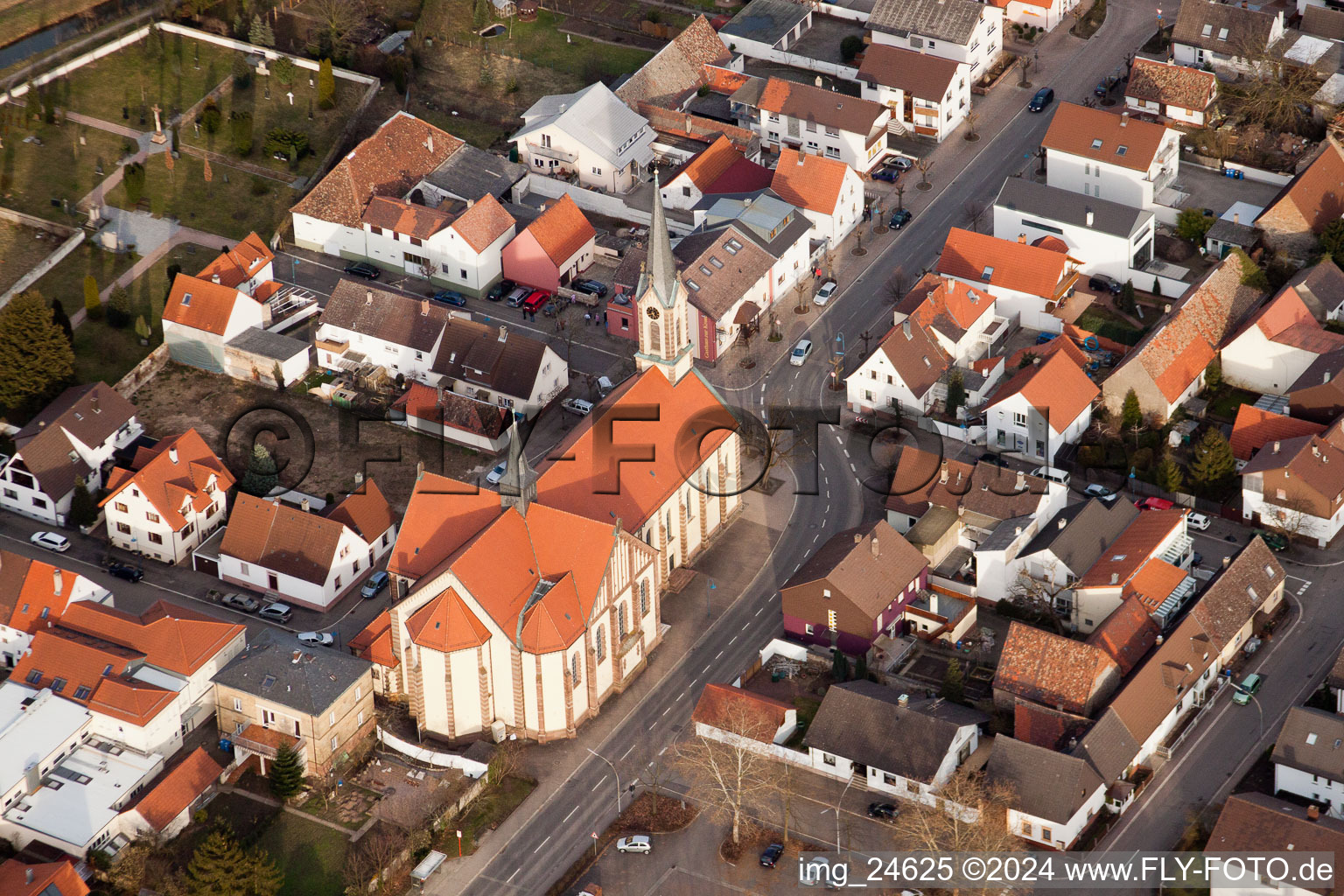 Vue aérienne de Saint-Jacques à le quartier Karlsdorf in Karlsdorf-Neuthard dans le département Bade-Wurtemberg, Allemagne