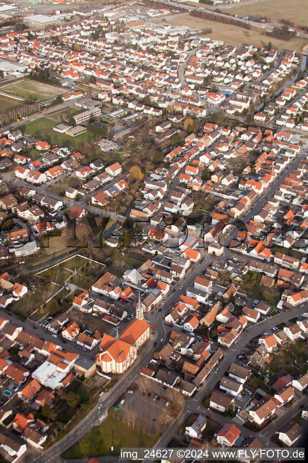 Quartier Karlsdorf in Karlsdorf-Neuthard dans le département Bade-Wurtemberg, Allemagne depuis l'avion