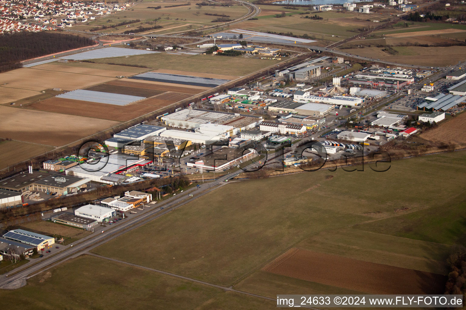 Vue aérienne de Zone industrielle Am Mantel à Bruchsal dans le département Bade-Wurtemberg, Allemagne