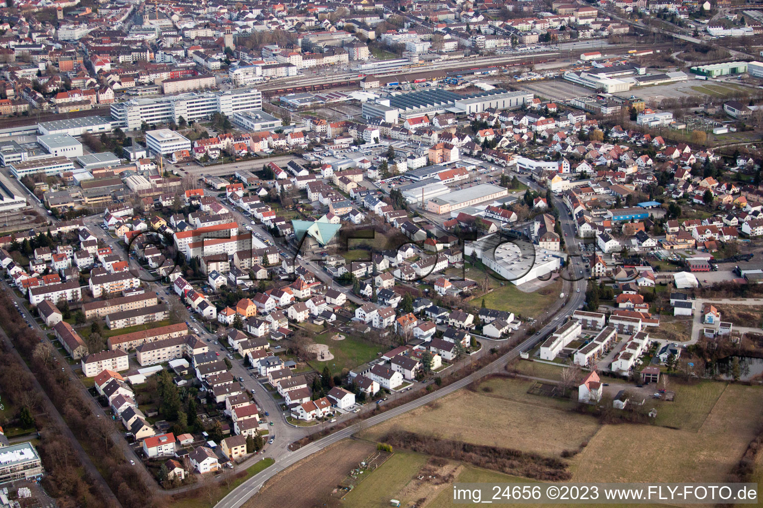 Vue aérienne de St. Joseph à Bruchsal dans le département Bade-Wurtemberg, Allemagne