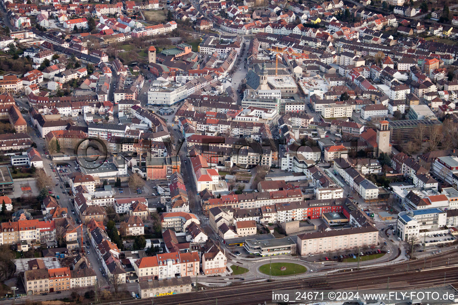 Vue aérienne de Kaiserstraße à Bruchsal dans le département Bade-Wurtemberg, Allemagne