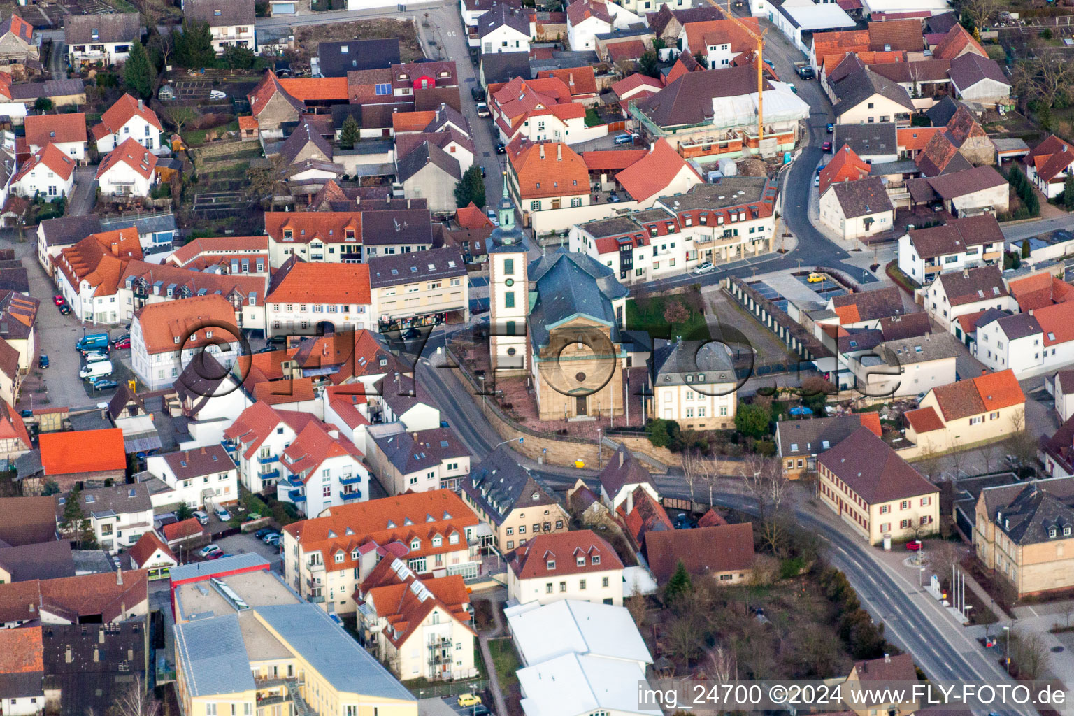 Vue aérienne de Église Saint-André à le quartier Ubstadt in Ubstadt-Weiher dans le département Bade-Wurtemberg, Allemagne