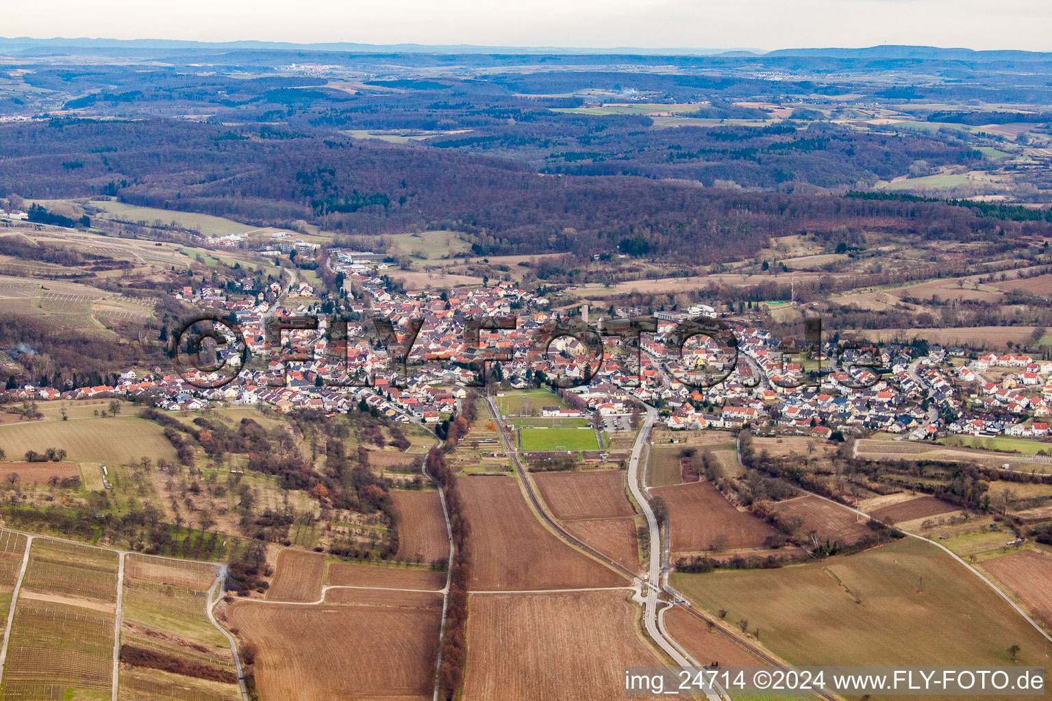 Vue aérienne de Langenbrücken à le quartier Stettfeld in Ubstadt-Weiher dans le département Bade-Wurtemberg, Allemagne