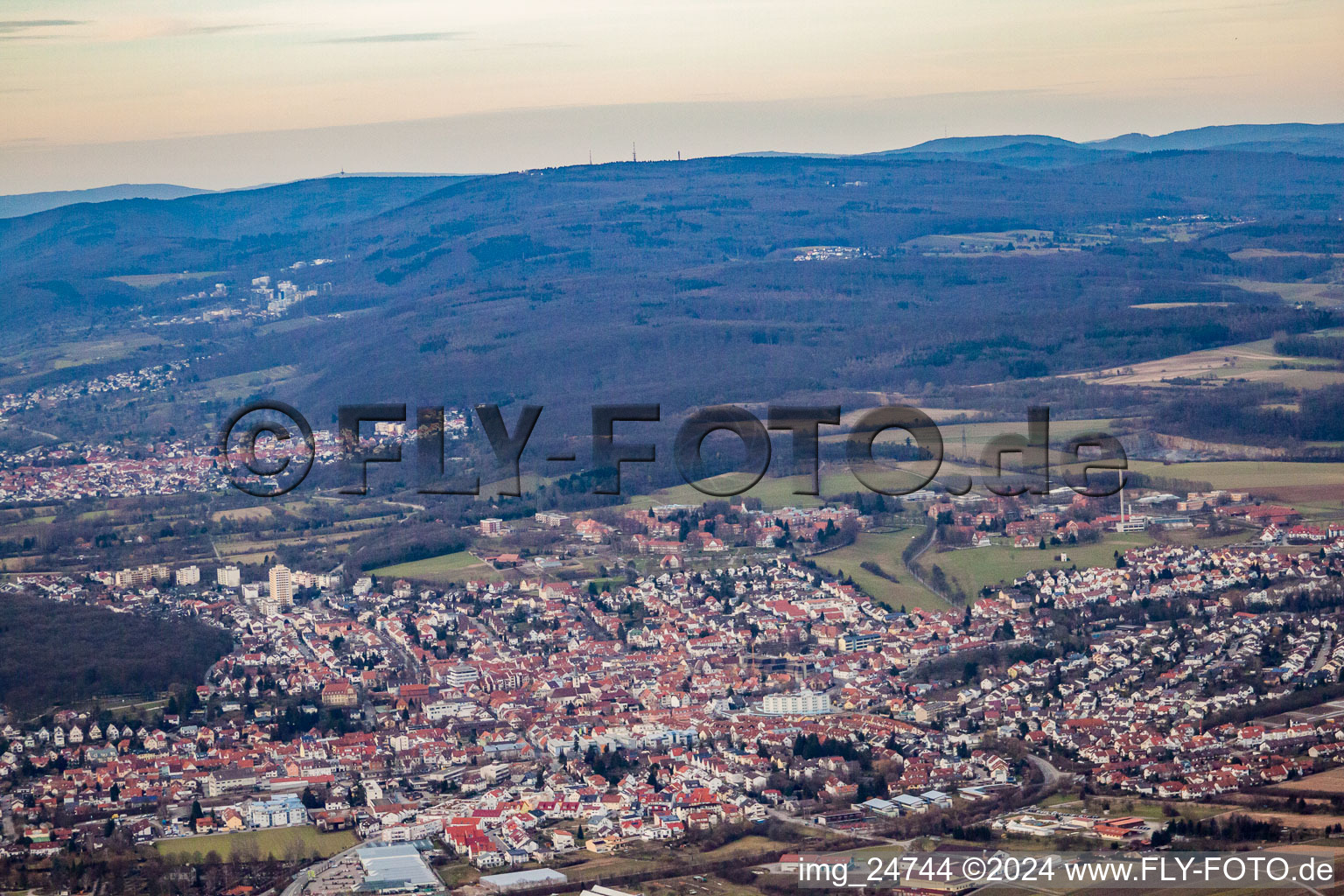 Vue aérienne de Du sud à Wiesloch dans le département Bade-Wurtemberg, Allemagne