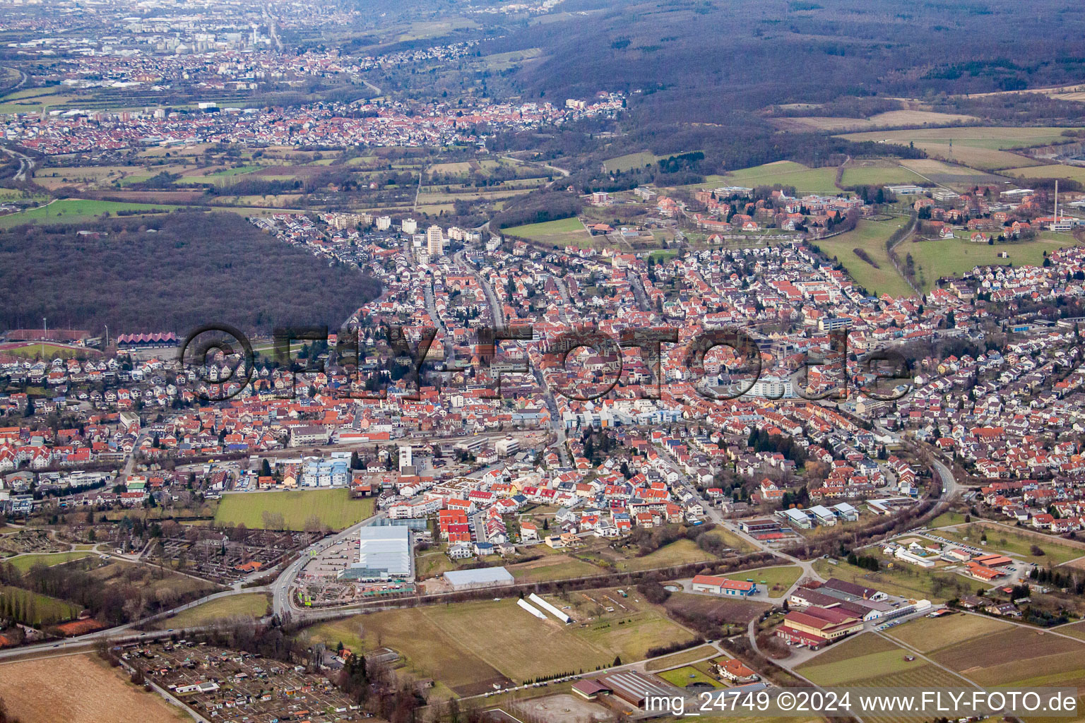 Vue aérienne de Du sud à Wiesloch dans le département Bade-Wurtemberg, Allemagne