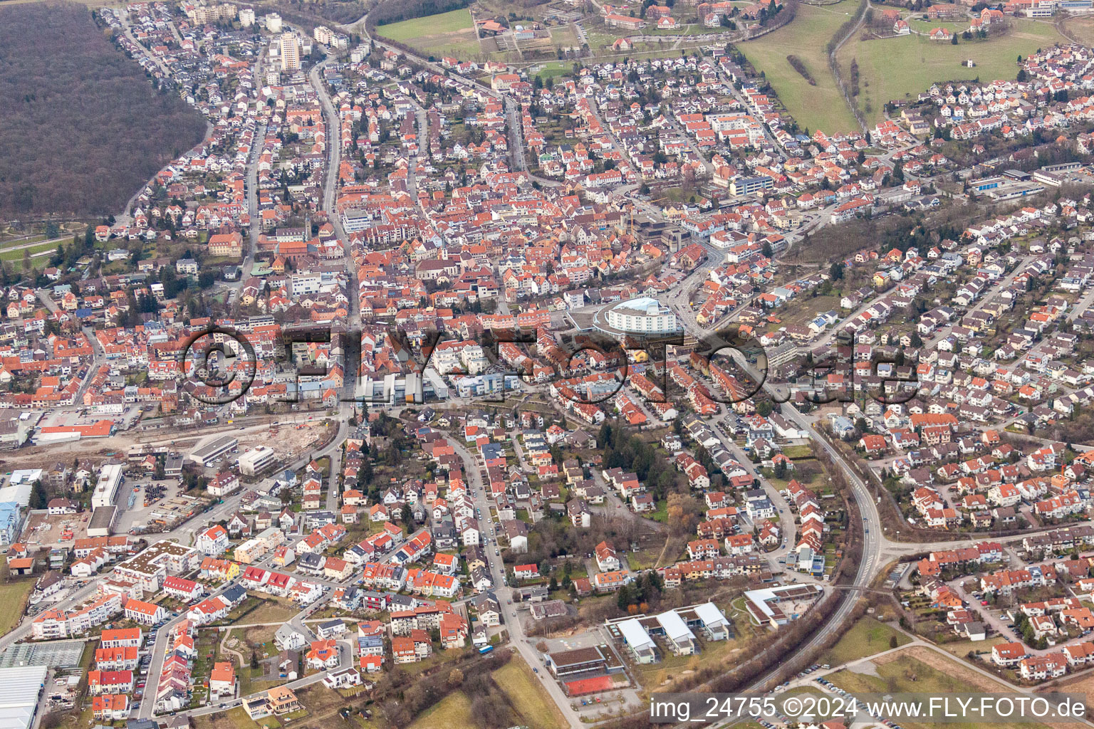 Vue aérienne de Vue des rues et des maisons des quartiers résidentiels à Wiesloch dans le département Bade-Wurtemberg, Allemagne