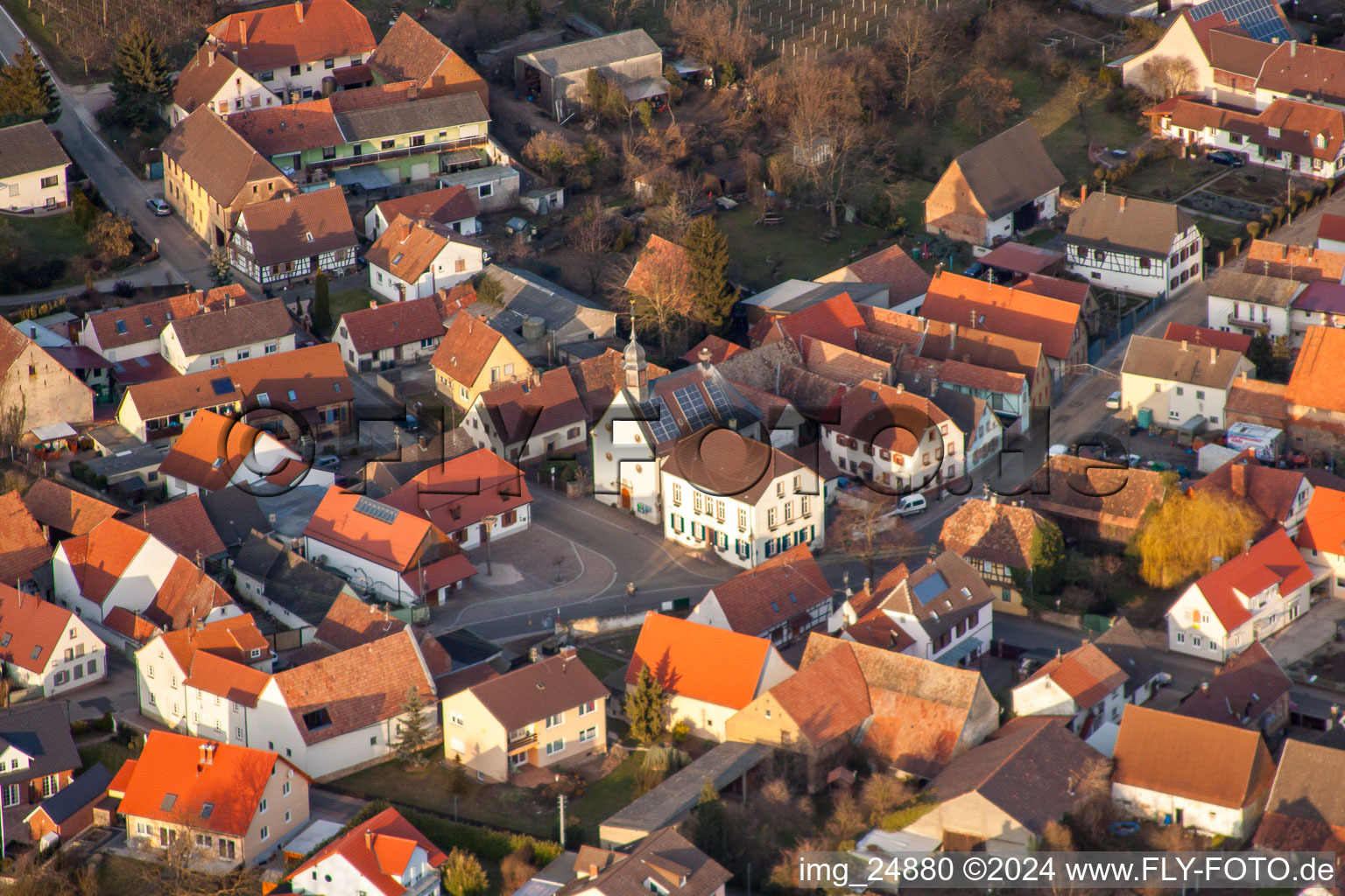 Photographie aérienne de Vue des rues et des maisons des quartiers résidentiels à Bornheim dans le département Rhénanie-Palatinat, Allemagne