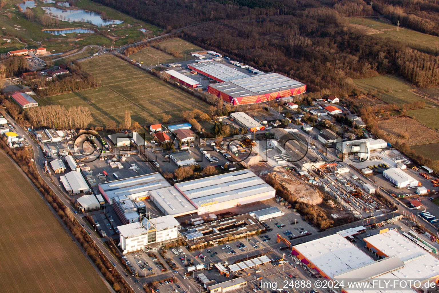 Quincaillerie Hornbach dans la zone industrielle de Bruchwiesenstr à Bornheim dans le département Rhénanie-Palatinat, Allemagne hors des airs