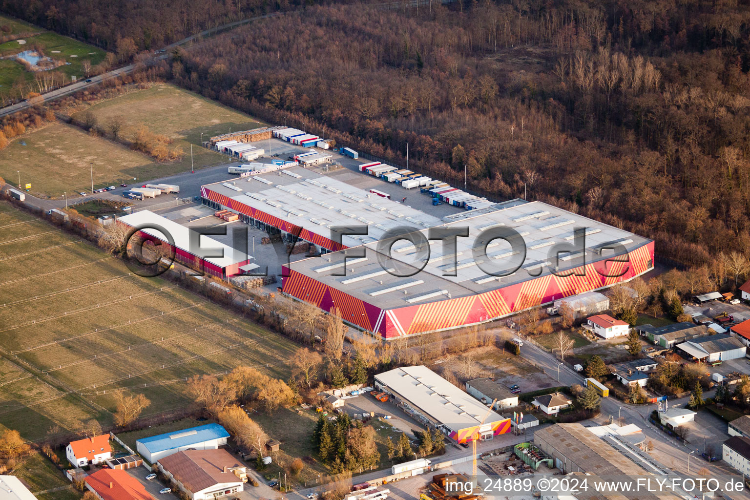 Quincaillerie Hornbach dans la zone industrielle de Bruchwiesenstr à Bornheim dans le département Rhénanie-Palatinat, Allemagne vue d'en haut