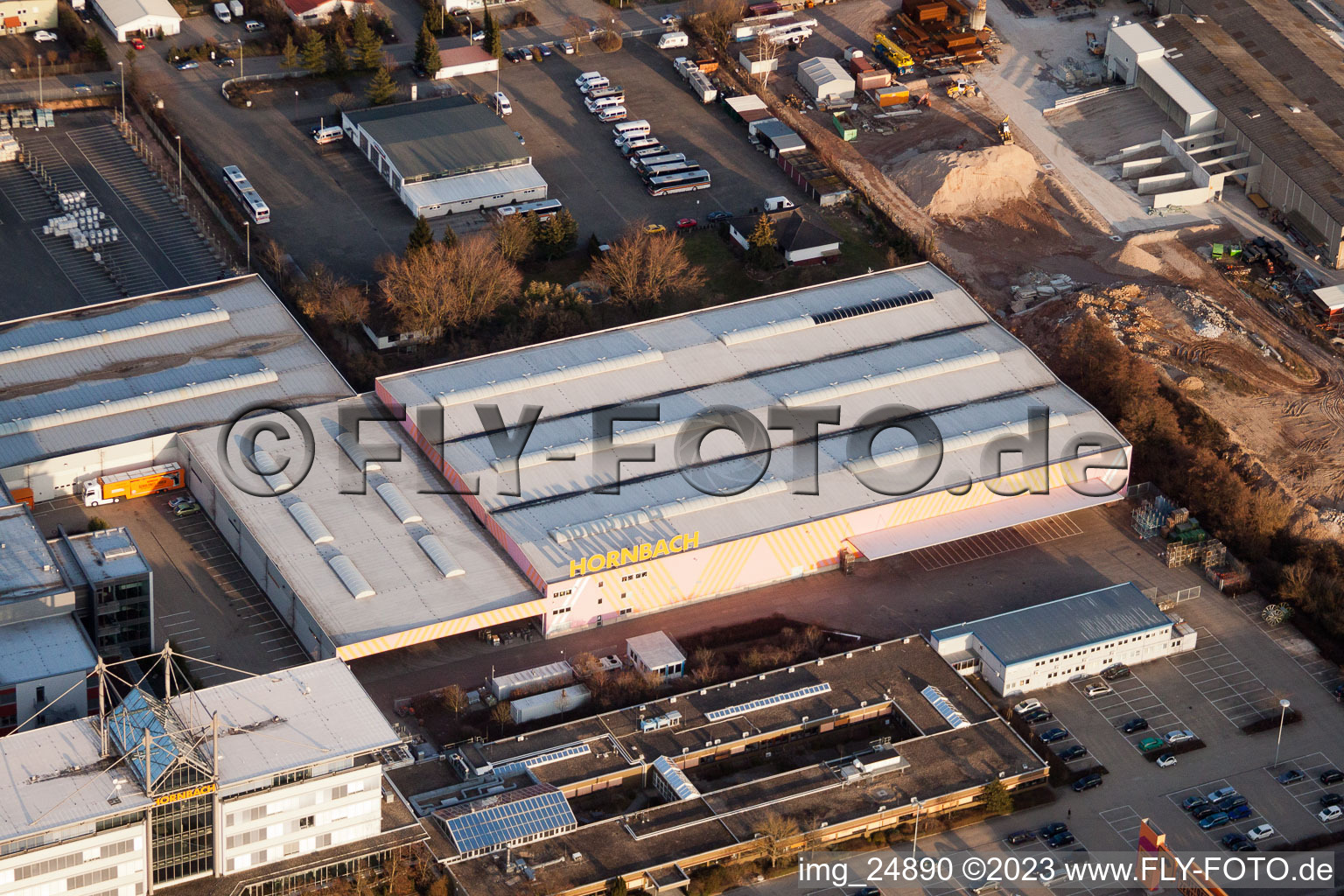 Vue aérienne de Centre logistique de Hornbach à le quartier Dreihof in Bornheim dans le département Rhénanie-Palatinat, Allemagne