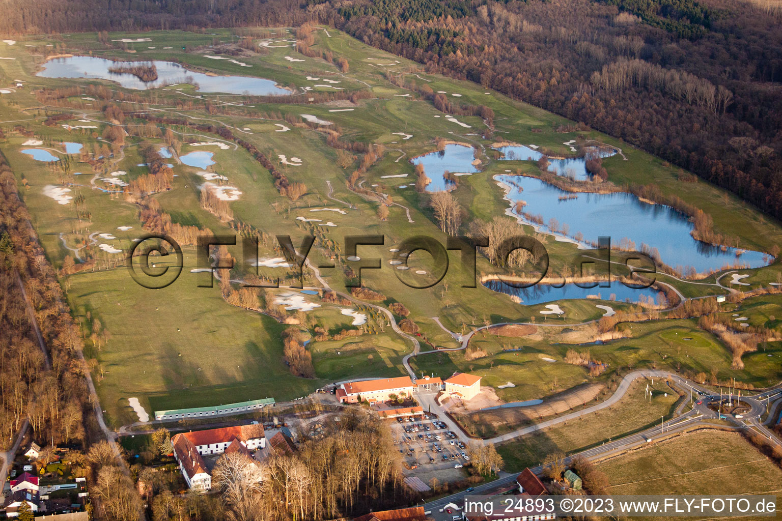 Club de golf Landgut Dreihof SÜW à Essingen dans le département Rhénanie-Palatinat, Allemagne vue du ciel