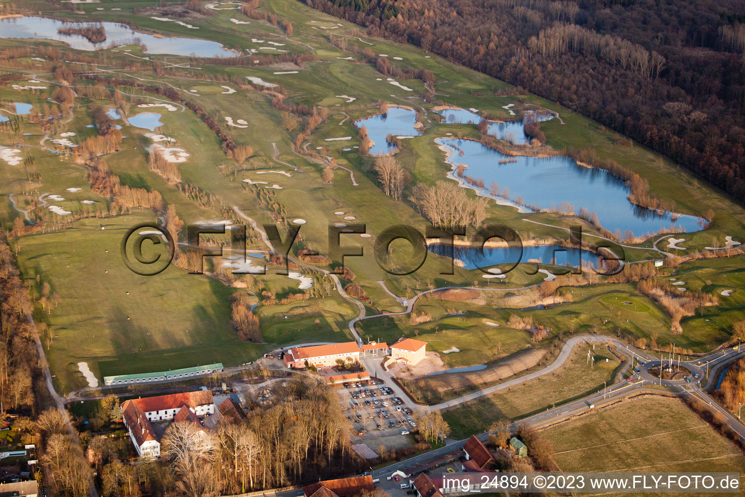 Enregistrement par drone de Club de golf Landgut Dreihof SÜW à Essingen dans le département Rhénanie-Palatinat, Allemagne