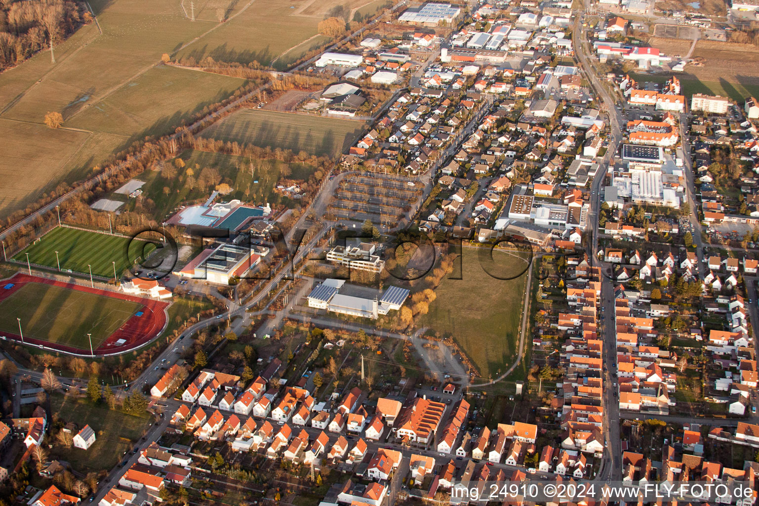 Quartier Offenbach in Offenbach an der Queich dans le département Rhénanie-Palatinat, Allemagne d'un drone