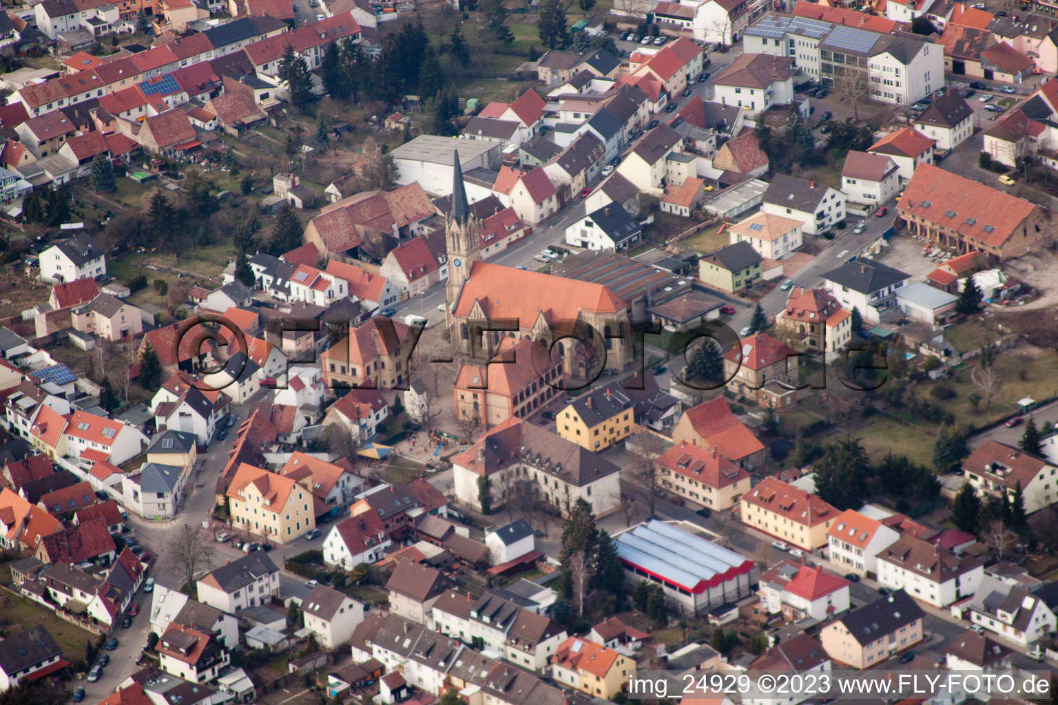 Vue aérienne de Église de l'Ange Gardien à Brühl dans le département Bade-Wurtemberg, Allemagne