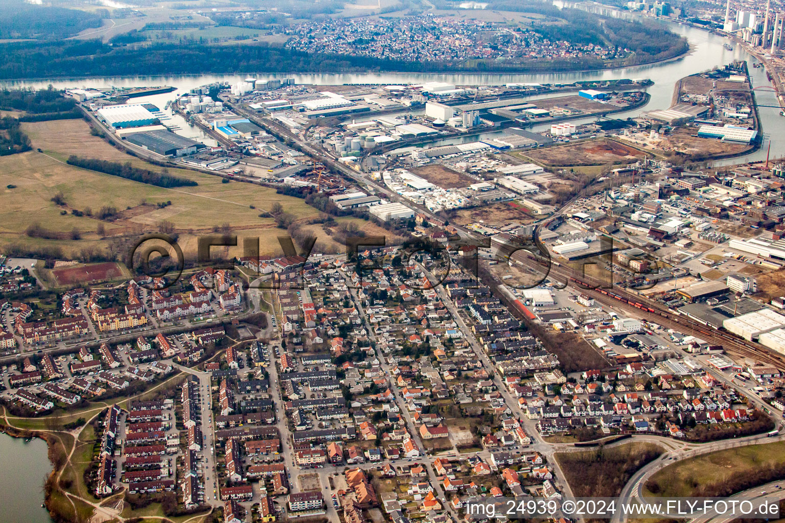 Vue aérienne de Brühl, Rheinauhafen à Schwetzingen dans le département Bade-Wurtemberg, Allemagne