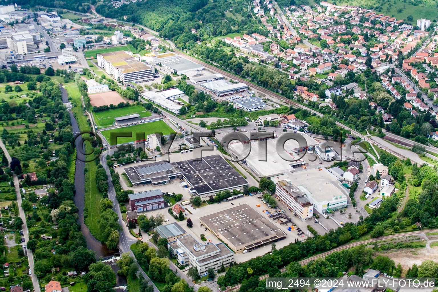 Vue aérienne de Zone industrielle Brötzingen à le quartier Brötzingen in Pforzheim dans le département Bade-Wurtemberg, Allemagne