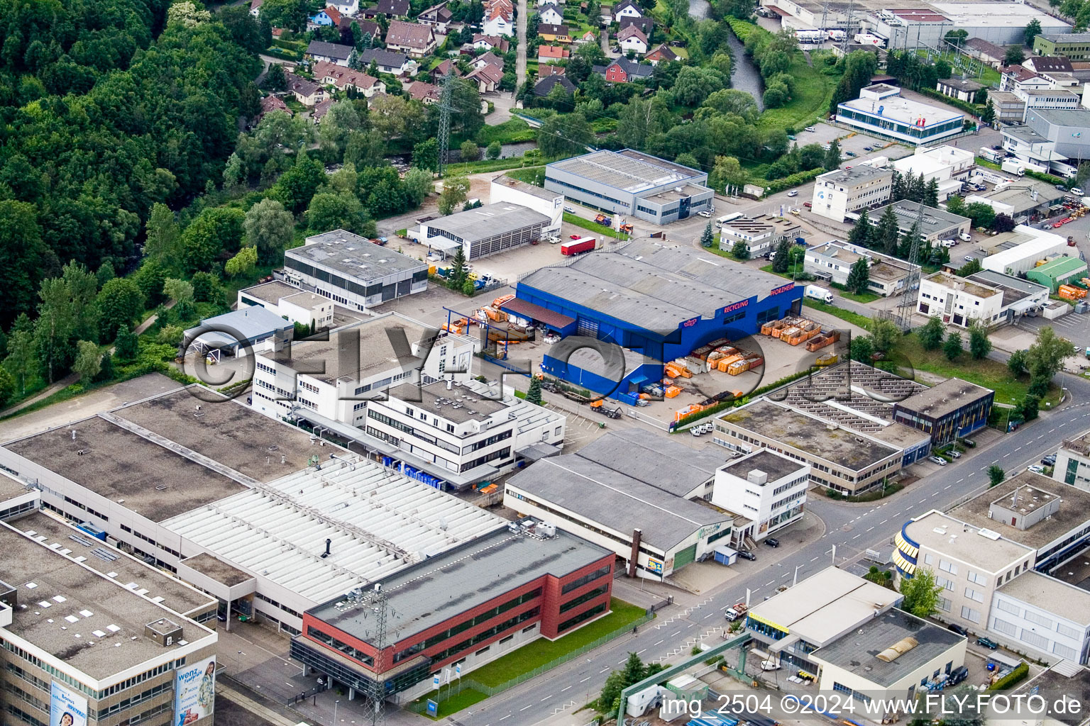 Vue aérienne de Zone industrielle Denningstr à le quartier Brötzingen in Pforzheim dans le département Bade-Wurtemberg, Allemagne