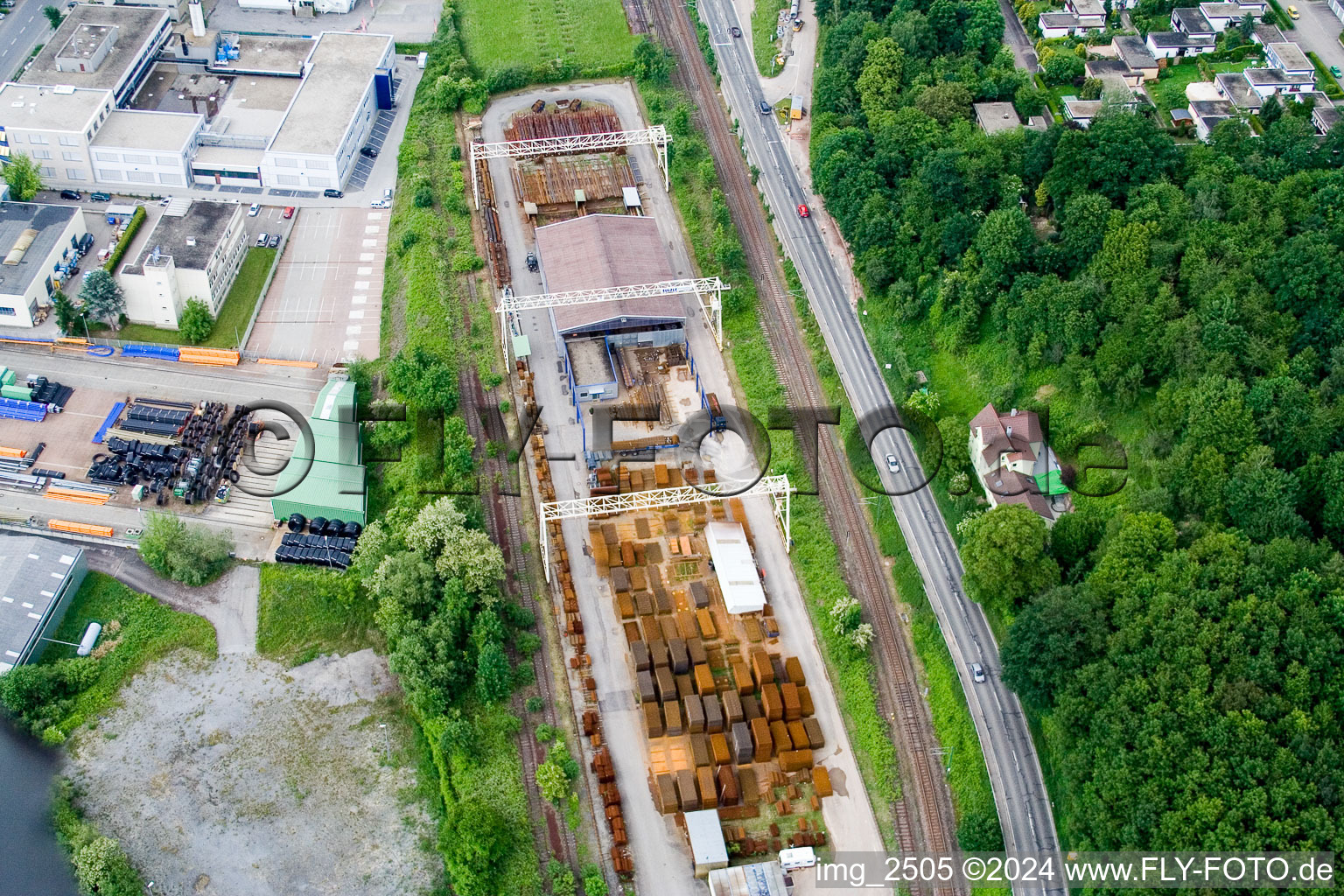 Vue aérienne de Partenaire acier de Sülzle à le quartier Brötzingen in Pforzheim dans le département Bade-Wurtemberg, Allemagne