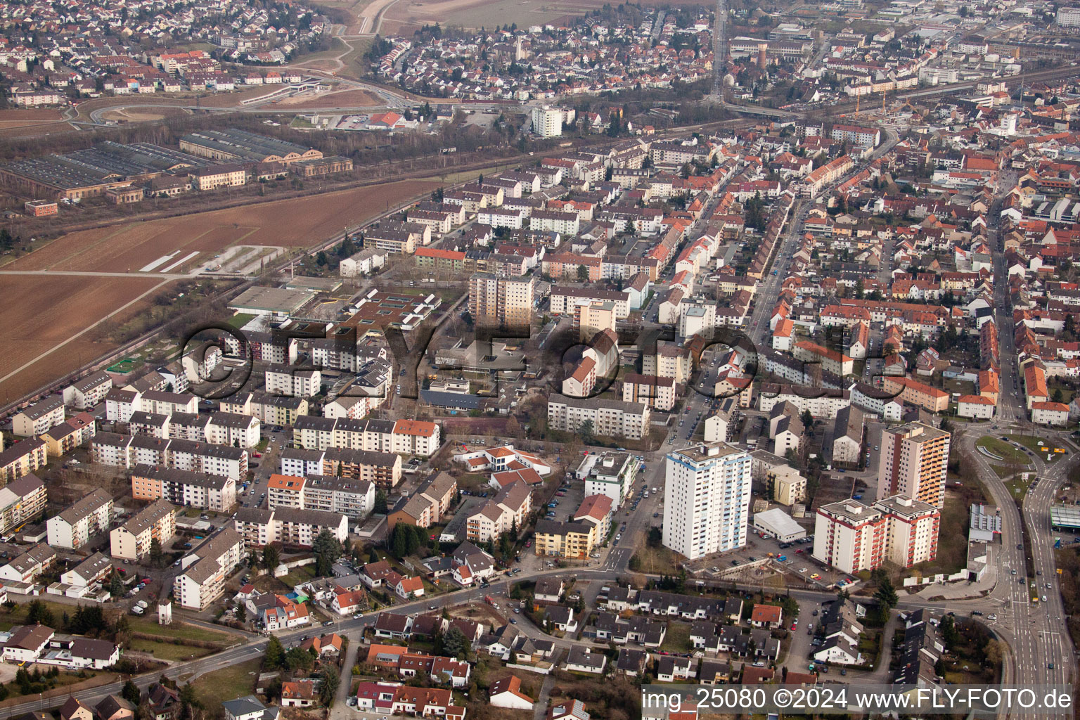 Vue d'oiseau de Schwetzingen dans le département Bade-Wurtemberg, Allemagne