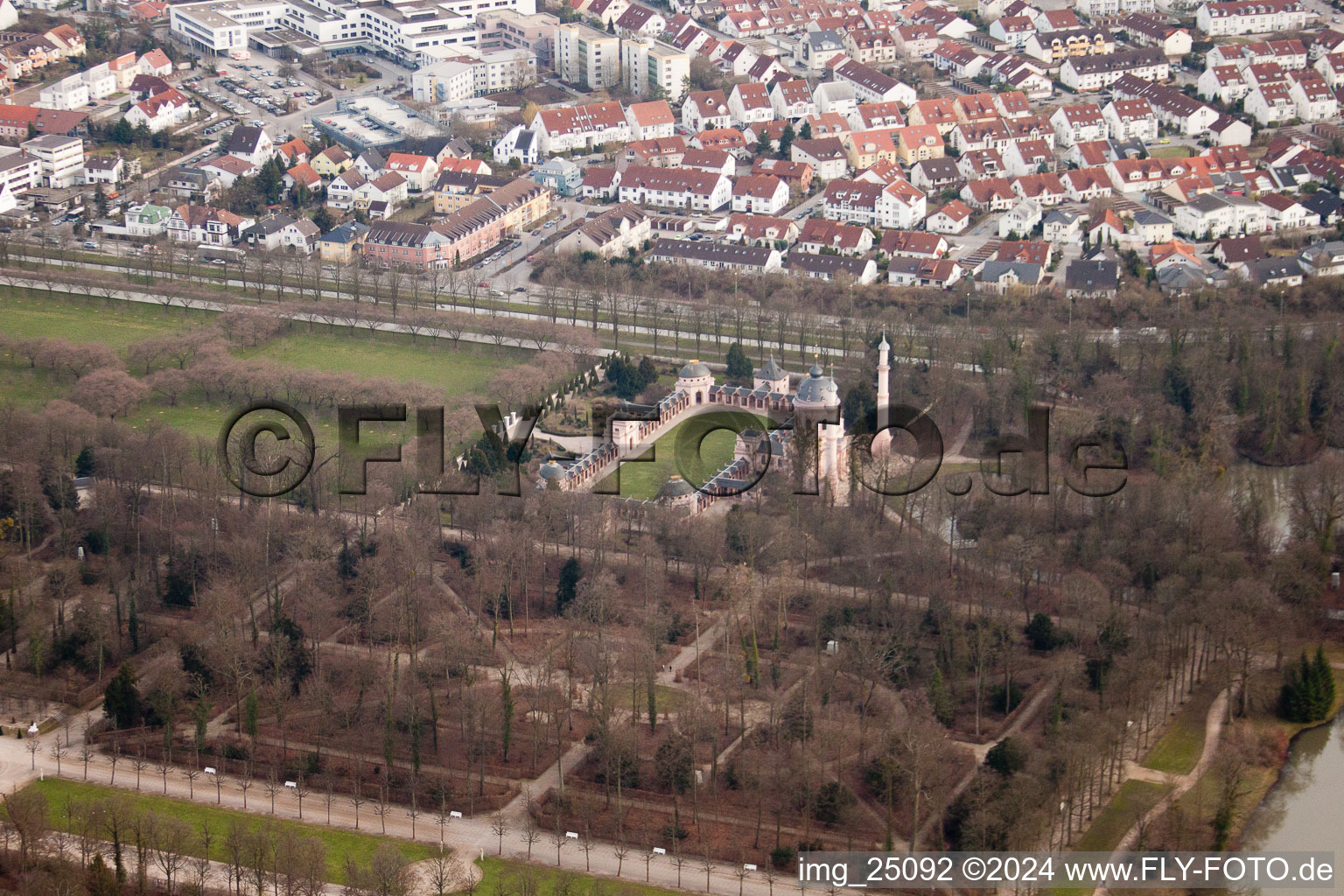 Parc du château de Schwetzingen à Schwetzingen dans le département Bade-Wurtemberg, Allemagne d'en haut