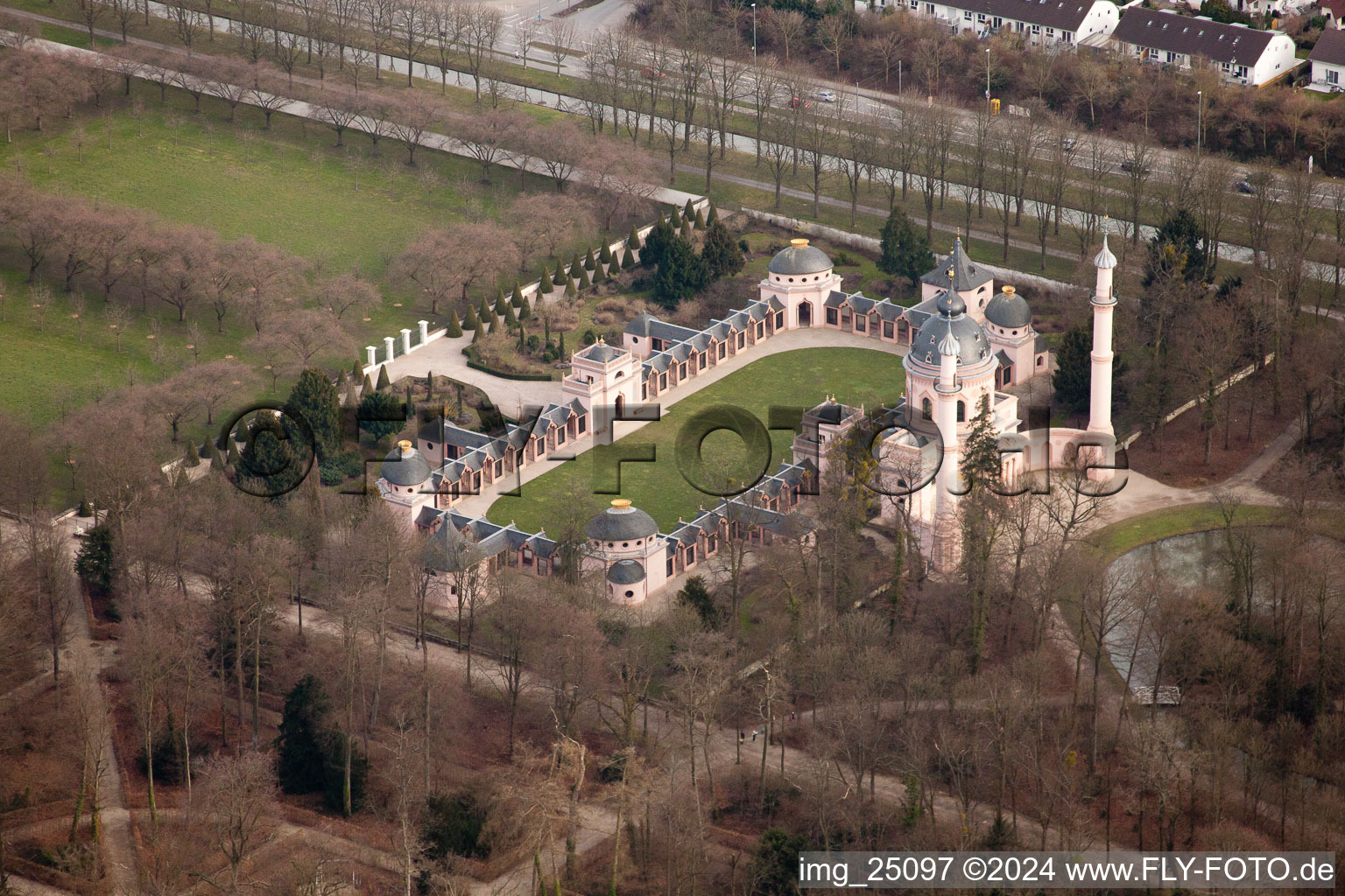 Parc du château de Schwetzingen à Schwetzingen dans le département Bade-Wurtemberg, Allemagne depuis l'avion