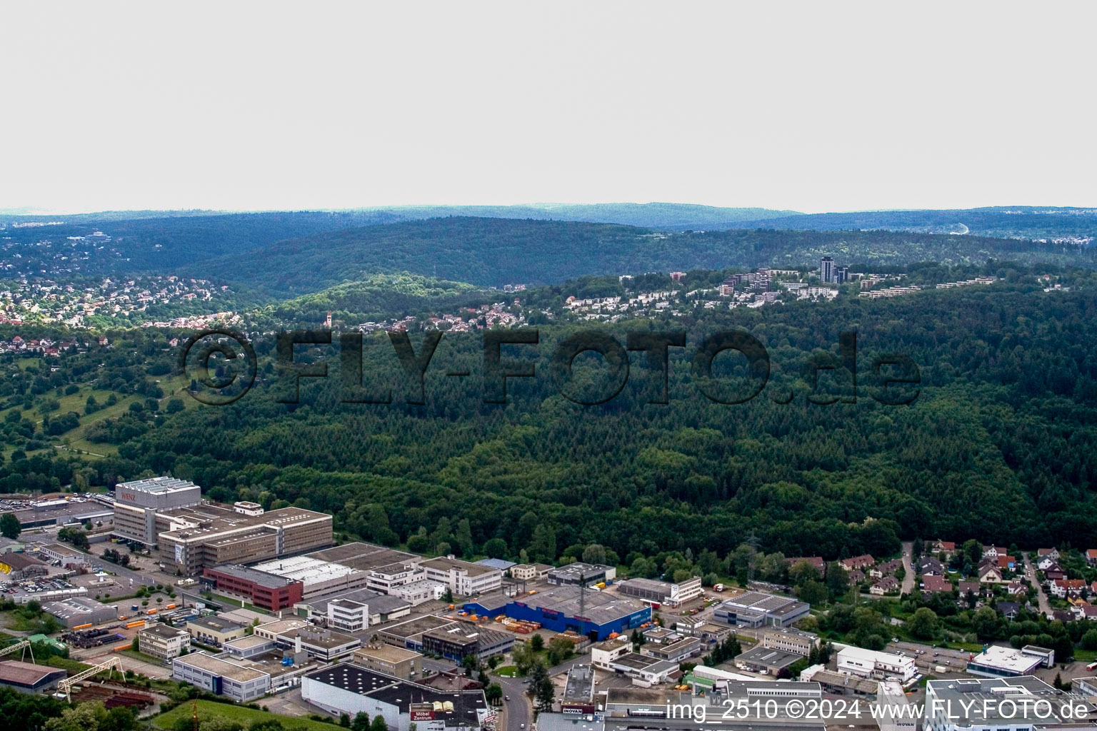 Vue aérienne de Zone industrielle du nord à le quartier Brötzingen in Pforzheim dans le département Bade-Wurtemberg, Allemagne