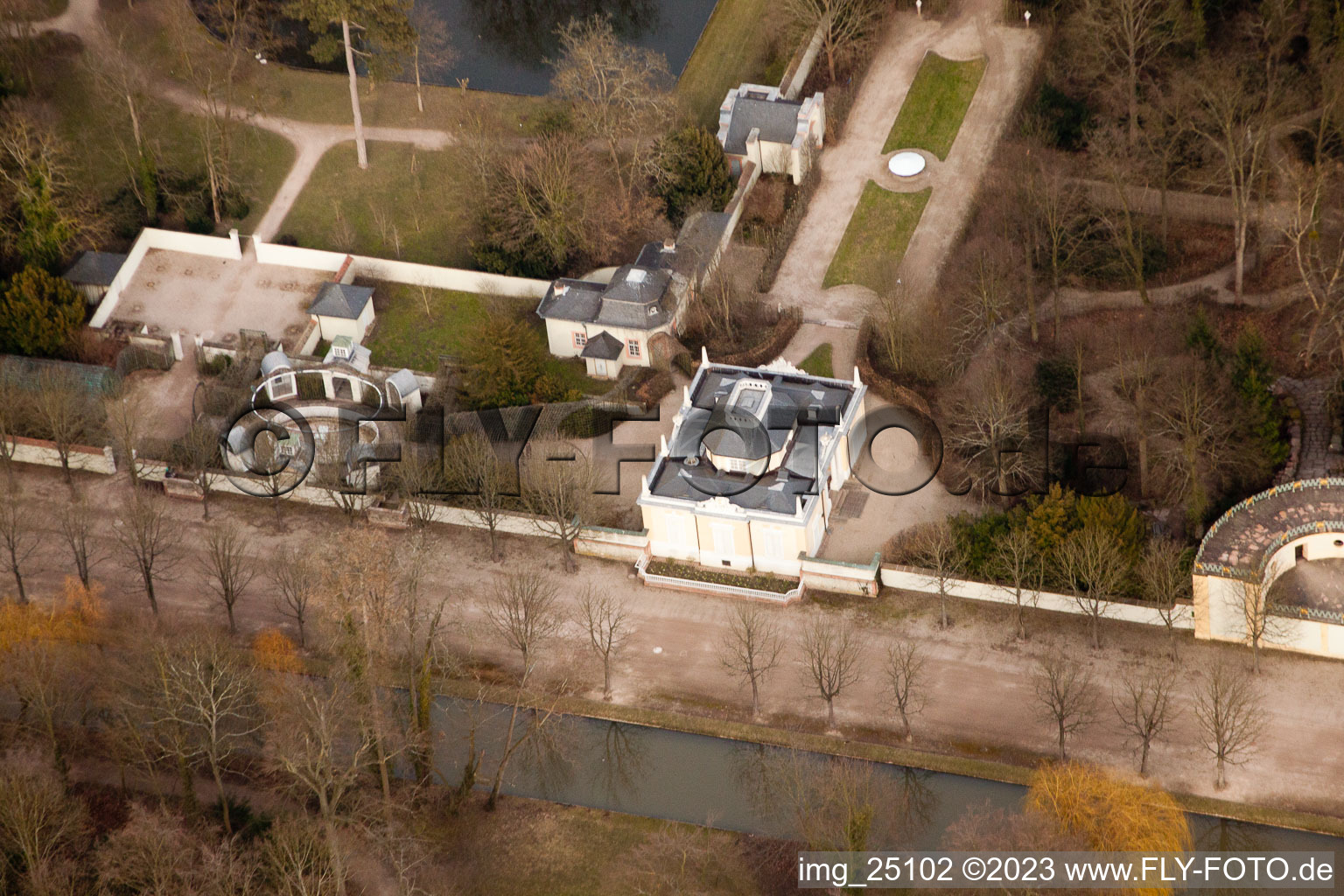 Enregistrement par drone de Parc du château de Schwetzingen à Schwetzingen dans le département Bade-Wurtemberg, Allemagne