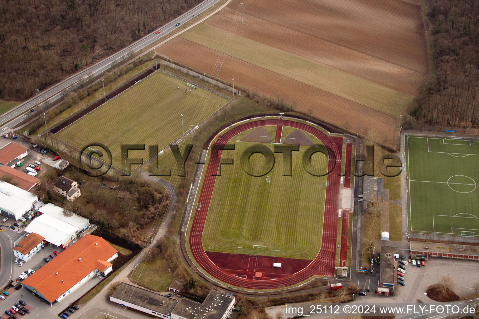 Vue aérienne de Terrains de sport à Schwetzingen dans le département Bade-Wurtemberg, Allemagne