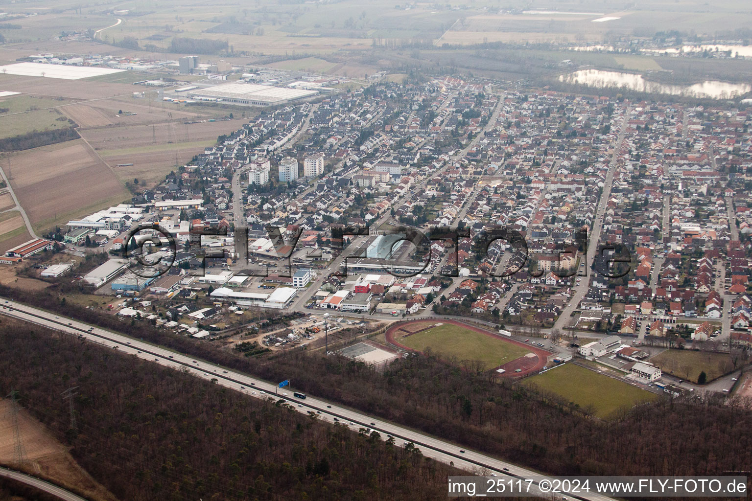 Ketsch dans le département Bade-Wurtemberg, Allemagne vue d'en haut