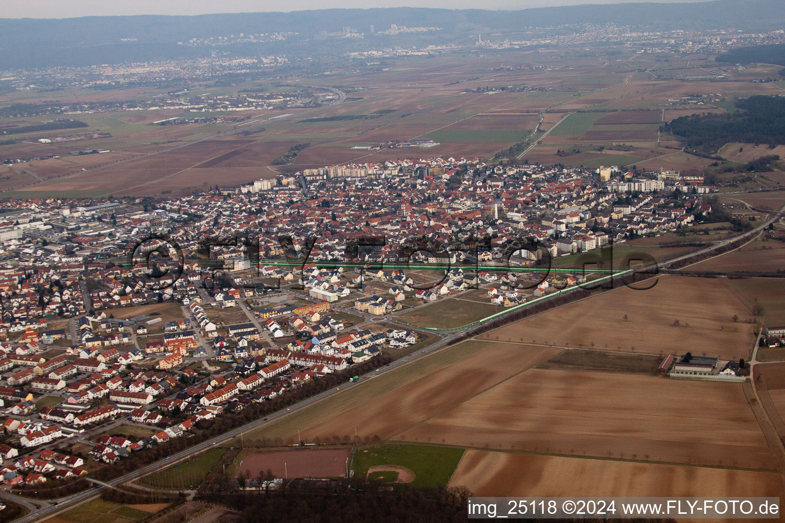 Schwetzingen dans le département Bade-Wurtemberg, Allemagne vue du ciel