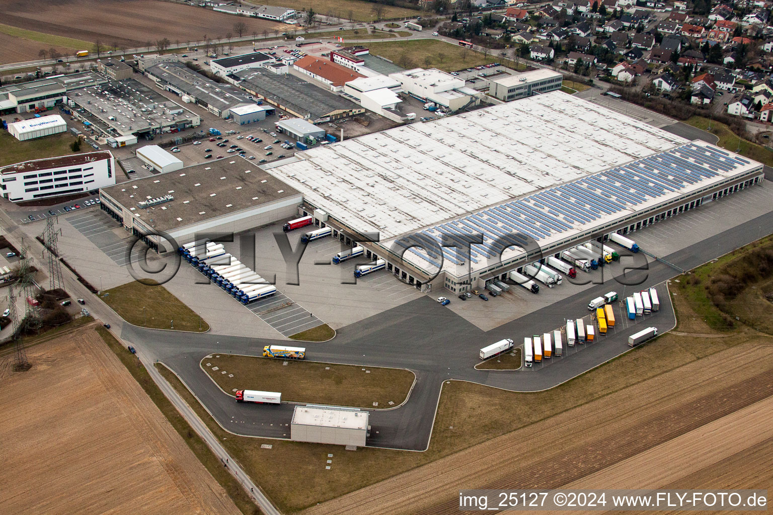 Vue oblique de Complexe immobilier et terrain du centre logistique Aldi Süd à Ketsch dans le département Bade-Wurtemberg, Allemagne