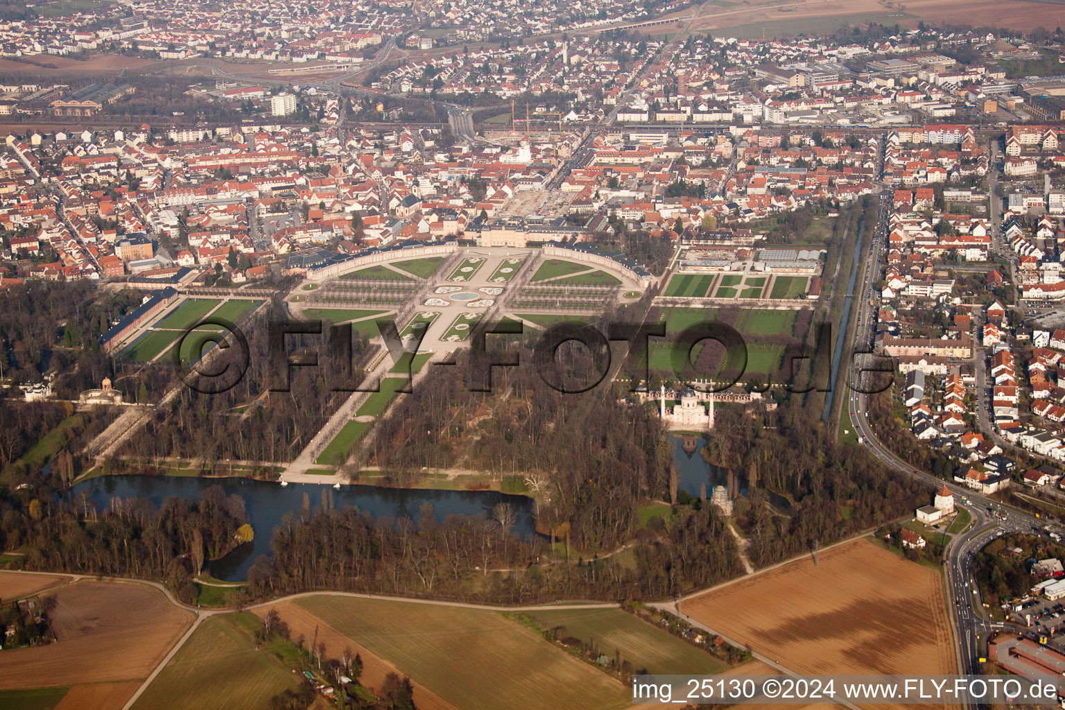 Vue oblique de Parc du château de Schwetzingen à Schwetzingen dans le département Bade-Wurtemberg, Allemagne