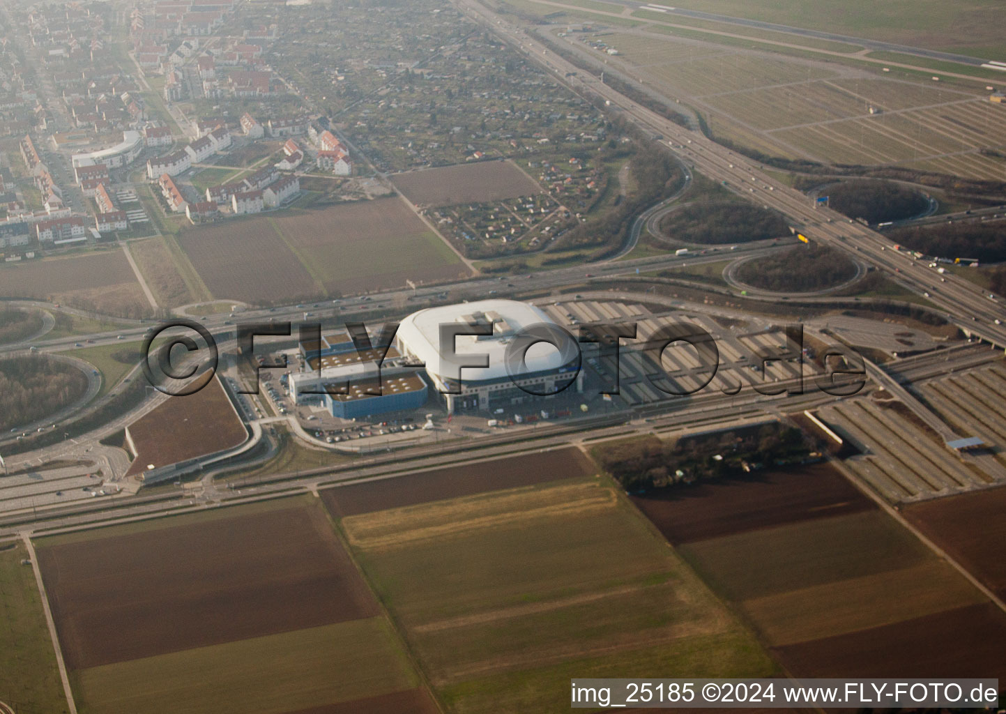 Vue oblique de Arène SAP à le quartier Hochstätt in Mannheim dans le département Bade-Wurtemberg, Allemagne